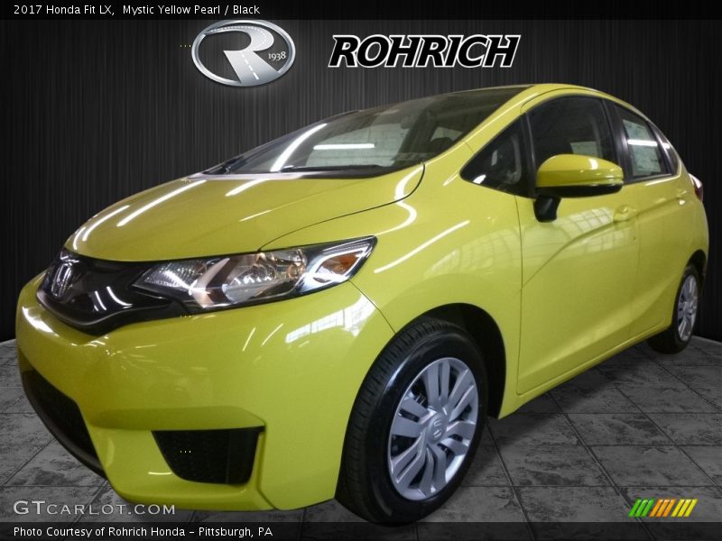 Mystic Yellow Pearl / Black 2017 Honda Fit LX