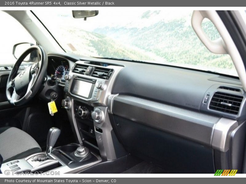 Classic Silver Metallic / Black 2016 Toyota 4Runner SR5 4x4