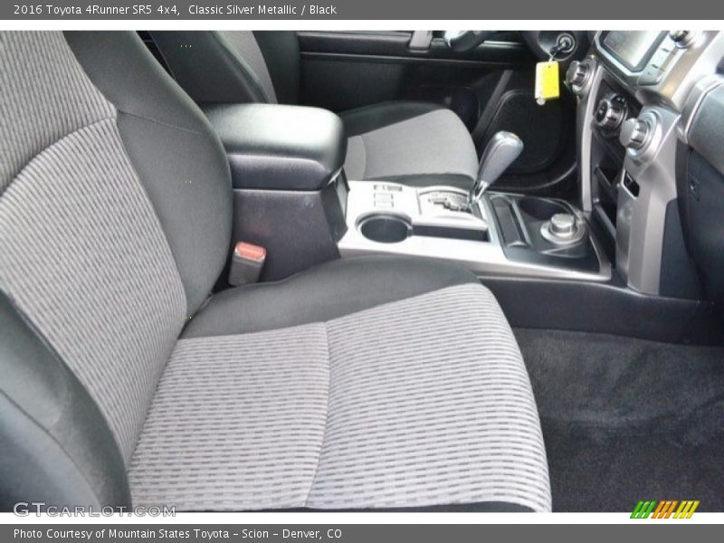Classic Silver Metallic / Black 2016 Toyota 4Runner SR5 4x4