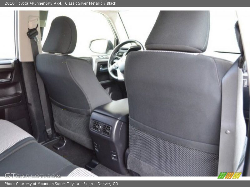 Classic Silver Metallic / Black 2016 Toyota 4Runner SR5 4x4