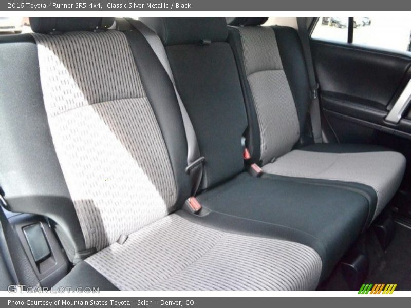 Classic Silver Metallic / Black 2016 Toyota 4Runner SR5 4x4