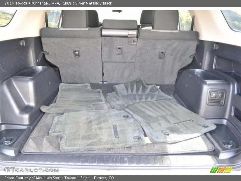 Classic Silver Metallic / Black 2016 Toyota 4Runner SR5 4x4