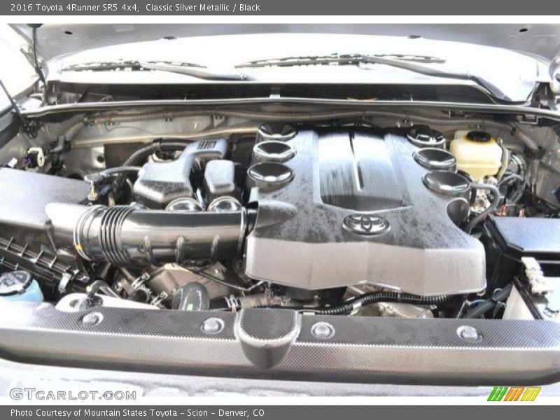 Classic Silver Metallic / Black 2016 Toyota 4Runner SR5 4x4