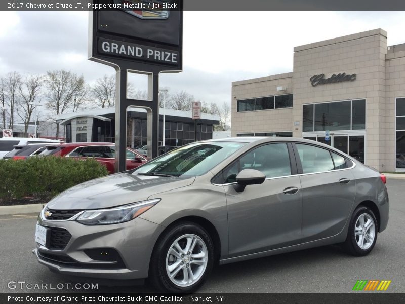 Pepperdust Metallic / Jet Black 2017 Chevrolet Cruze LT