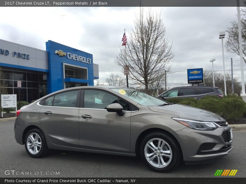 Pepperdust Metallic / Jet Black 2017 Chevrolet Cruze LT