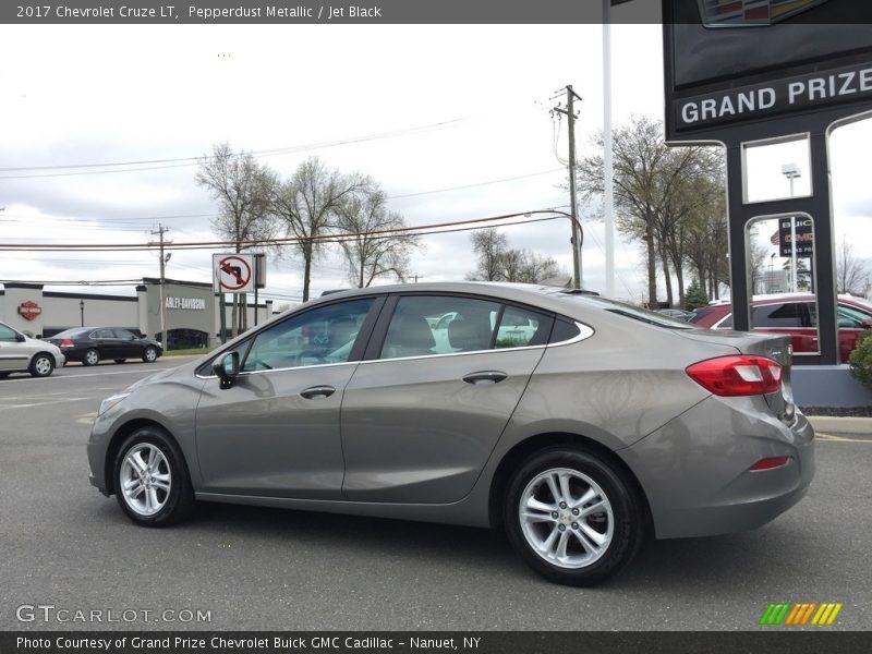 Pepperdust Metallic / Jet Black 2017 Chevrolet Cruze LT