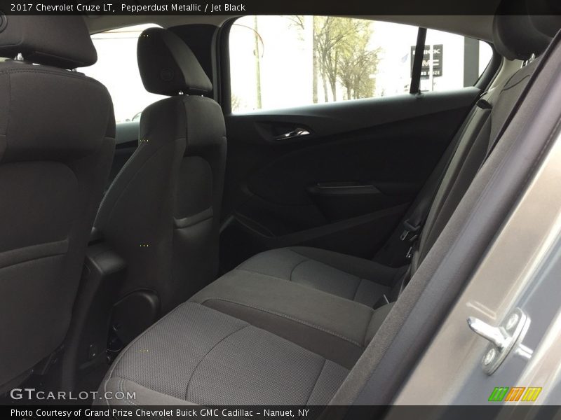 Pepperdust Metallic / Jet Black 2017 Chevrolet Cruze LT