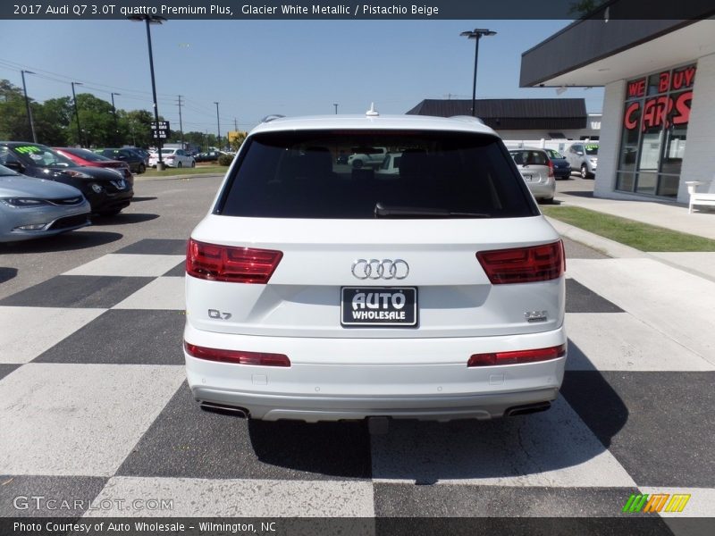 Glacier White Metallic / Pistachio Beige 2017 Audi Q7 3.0T quattro Premium Plus