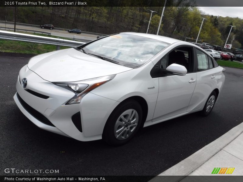 Front 3/4 View of 2016 Prius Two