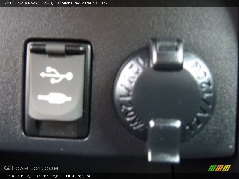 Barcelona Red Metallic / Black 2017 Toyota RAV4 LE AWD