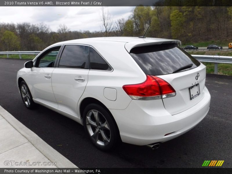 Blizzard White Pearl / Gray 2010 Toyota Venza V6 AWD