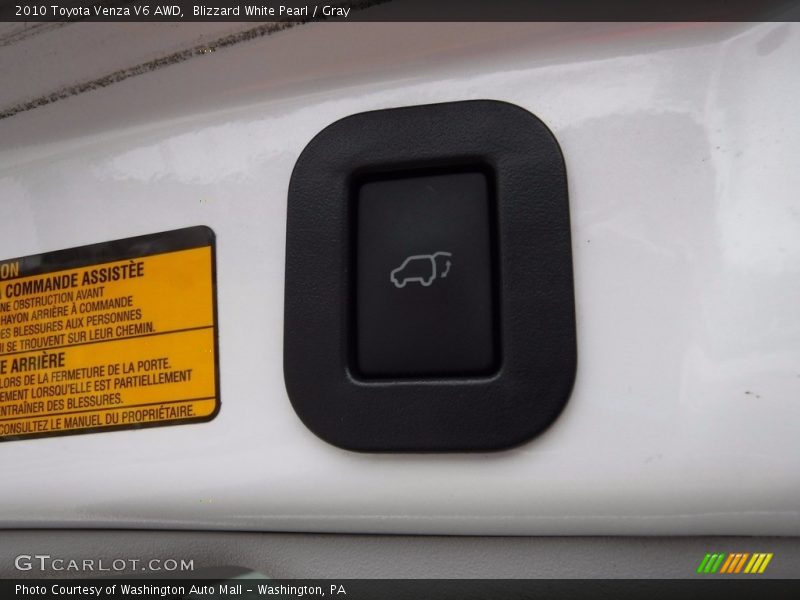 Blizzard White Pearl / Gray 2010 Toyota Venza V6 AWD