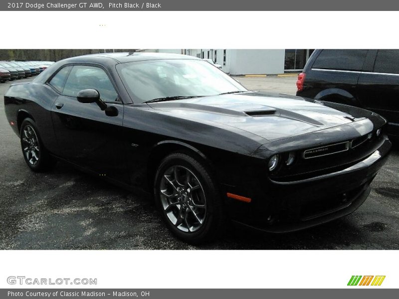 Pitch Black / Black 2017 Dodge Challenger GT AWD