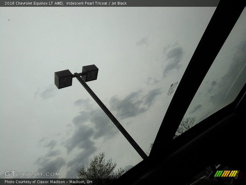 Iridescent Pearl Tricoat / Jet Black 2018 Chevrolet Equinox LT AWD