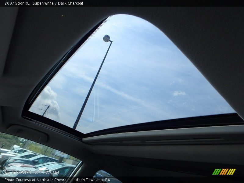 Super White / Dark Charcoal 2007 Scion tC