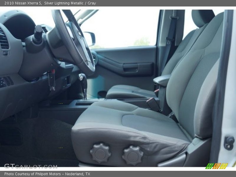  2010 Xterra S Gray Interior