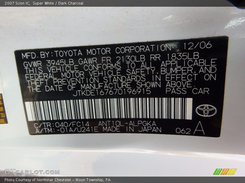 Super White / Dark Charcoal 2007 Scion tC