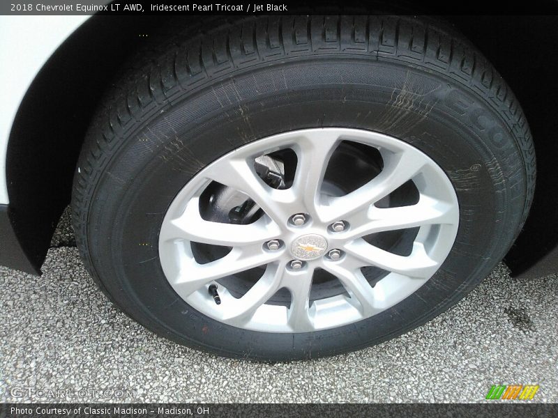 Iridescent Pearl Tricoat / Jet Black 2018 Chevrolet Equinox LT AWD