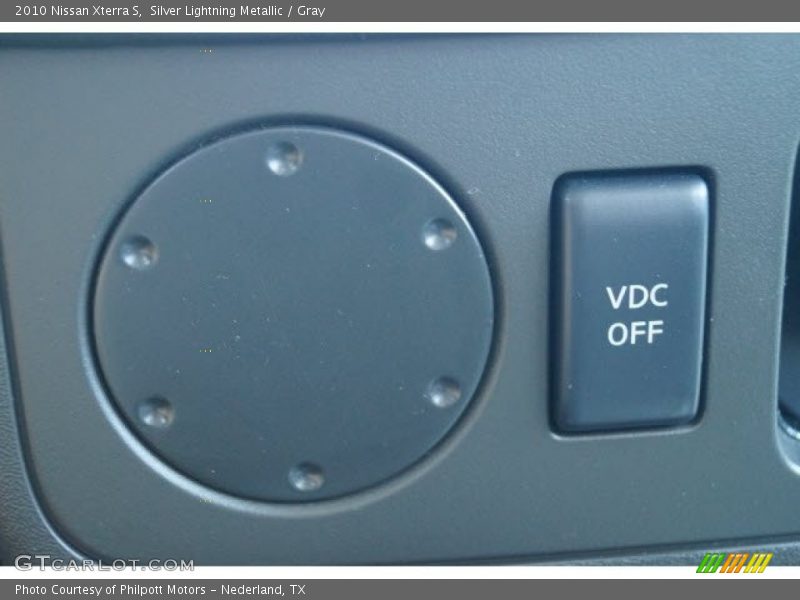 Silver Lightning Metallic / Gray 2010 Nissan Xterra S