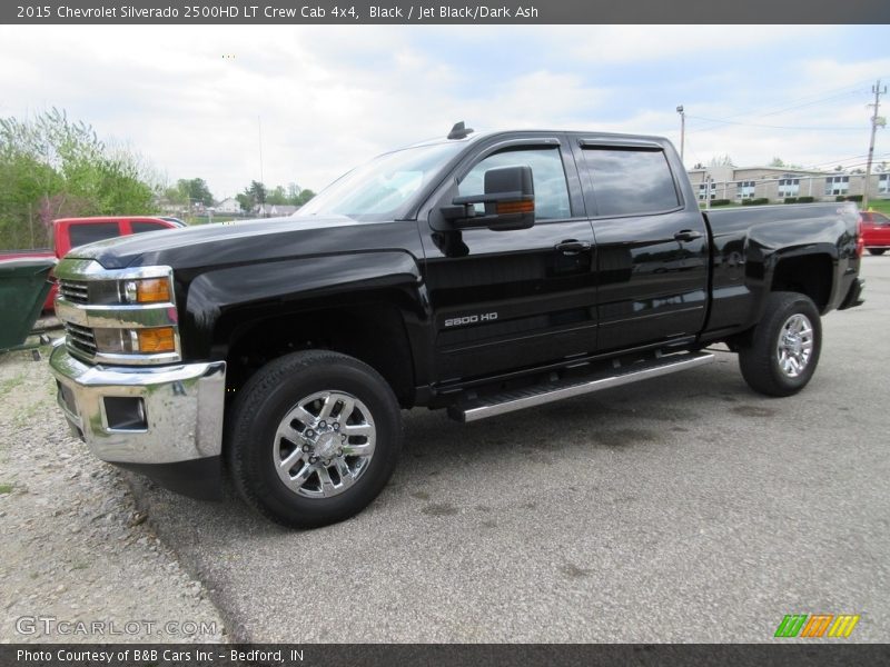 Front 3/4 View of 2015 Silverado 2500HD LT Crew Cab 4x4