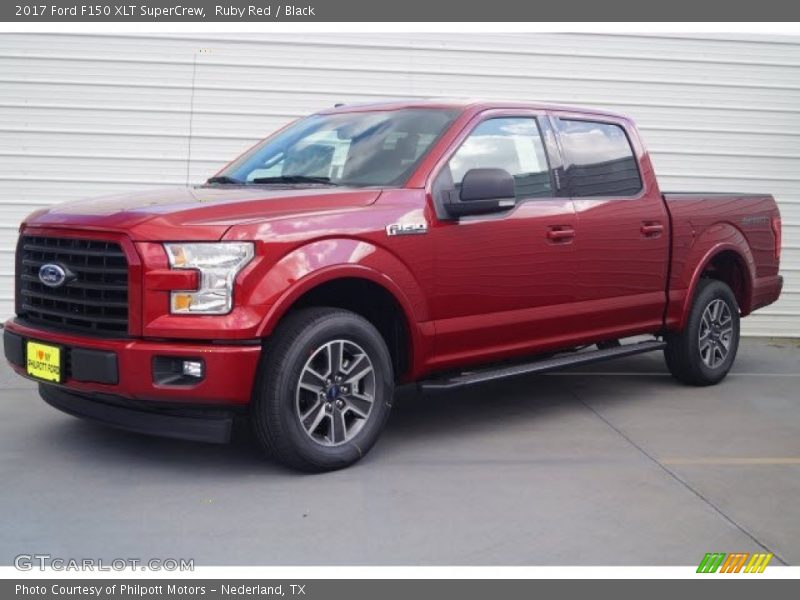 Front 3/4 View of 2017 F150 XLT SuperCrew