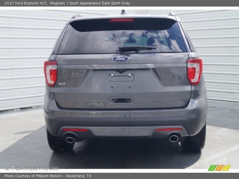Magnetic / Sport Appearance Dark Earth Gray 2017 Ford Explorer XLT