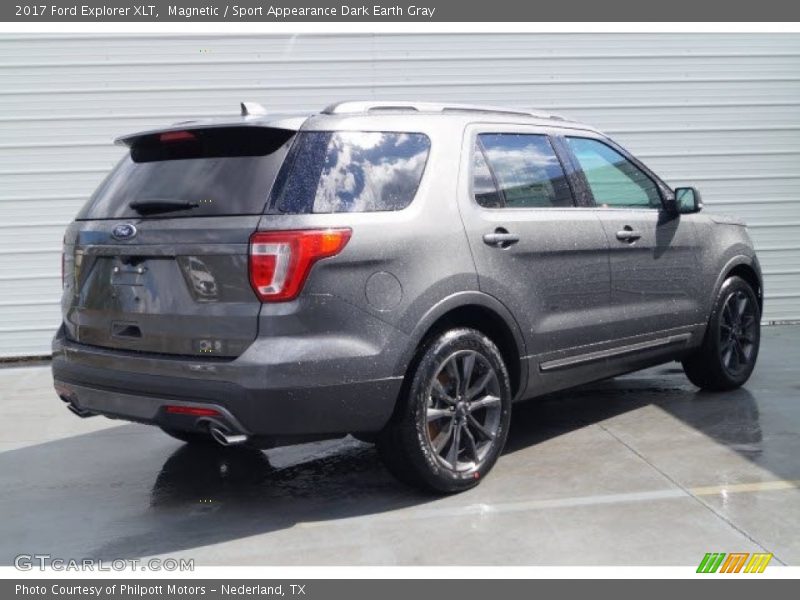 Magnetic / Sport Appearance Dark Earth Gray 2017 Ford Explorer XLT