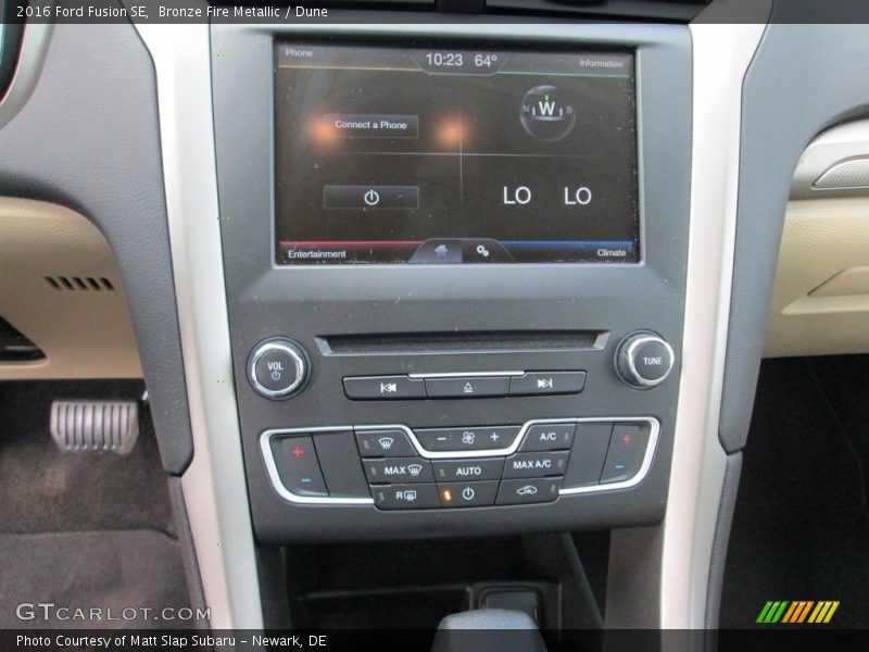 Bronze Fire Metallic / Dune 2016 Ford Fusion SE