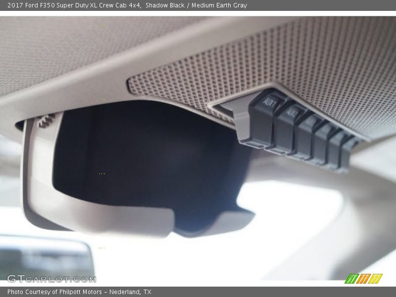 Shadow Black / Medium Earth Gray 2017 Ford F350 Super Duty XL Crew Cab 4x4