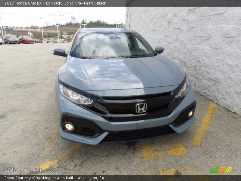 Sonic Gray Pearl / Black 2017 Honda Civic EX Hatchback