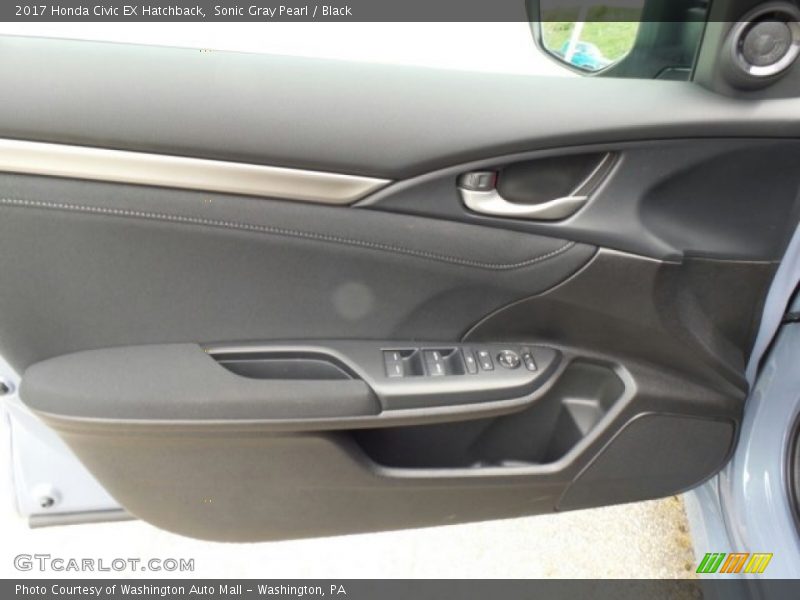 Sonic Gray Pearl / Black 2017 Honda Civic EX Hatchback