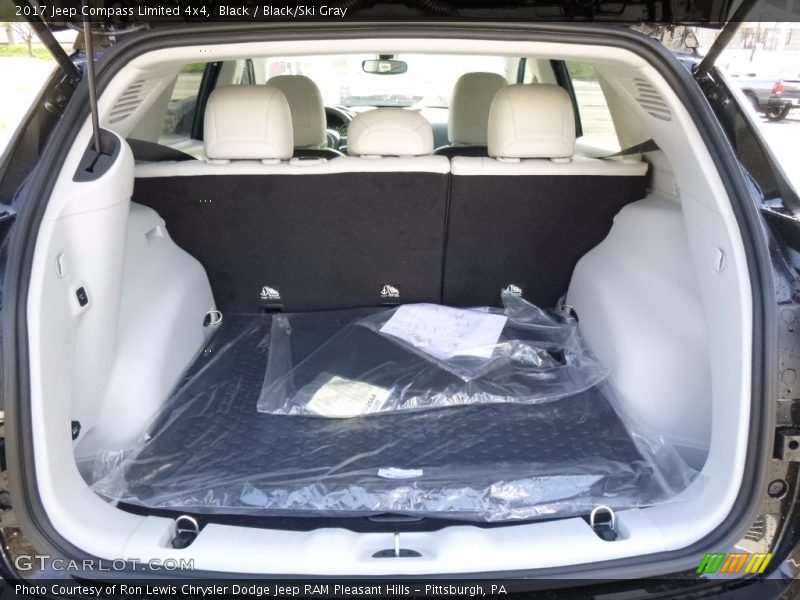  2017 Compass Limited 4x4 Trunk