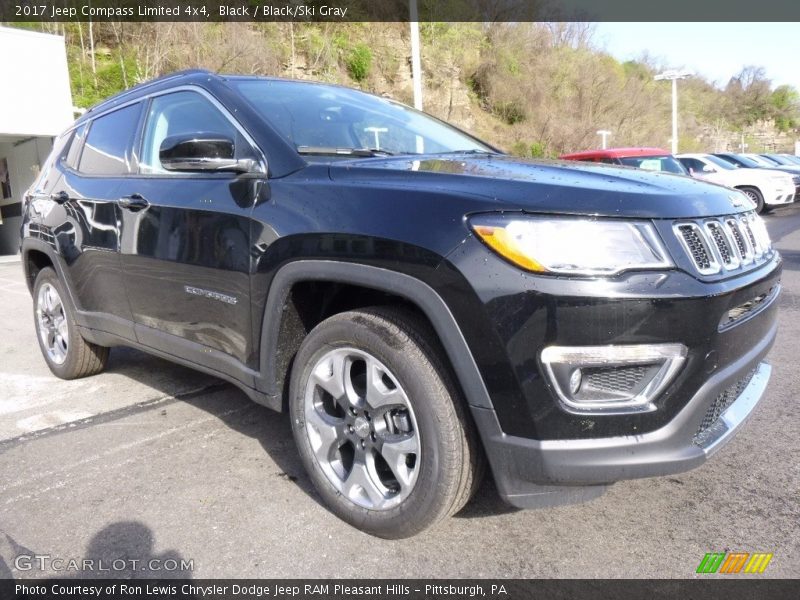 Front 3/4 View of 2017 Compass Limited 4x4