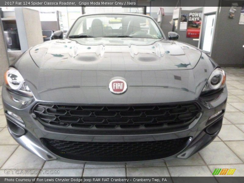 Grigio Moda Meteor Grey / Nero 2017 Fiat 124 Spider Classica Roadster