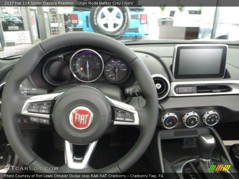 Grigio Moda Meteor Grey / Nero 2017 Fiat 124 Spider Classica Roadster