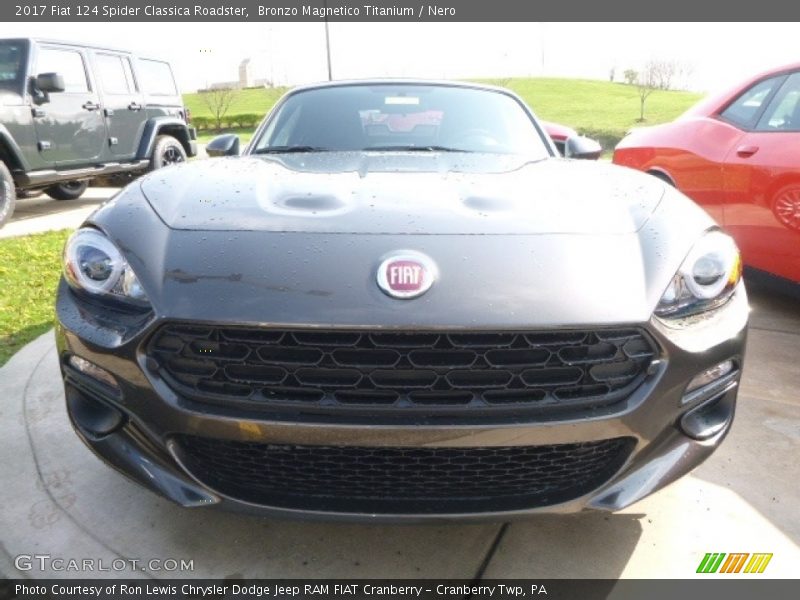 Bronzo Magnetico Titanium / Nero 2017 Fiat 124 Spider Classica Roadster