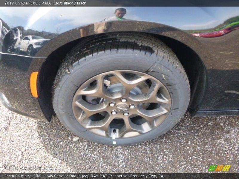 Gloss Black / Black 2017 Chrysler 300 S AWD
