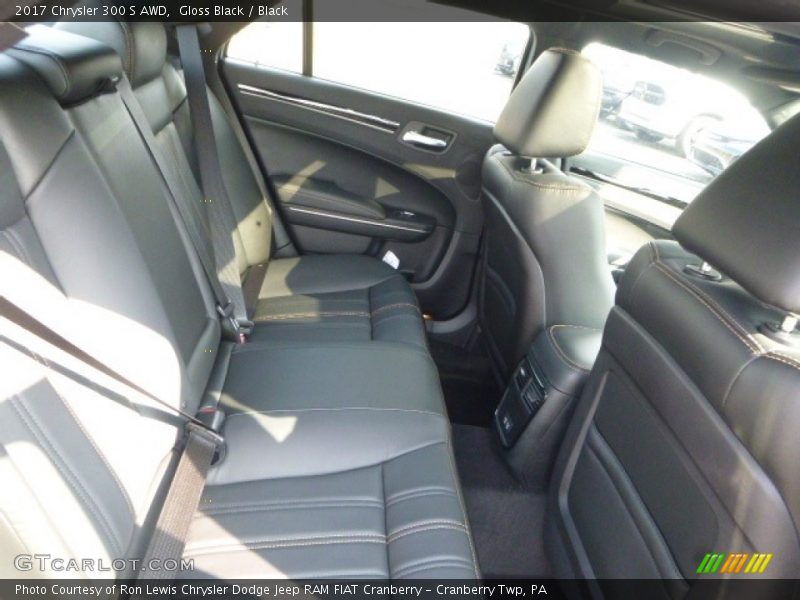 Gloss Black / Black 2017 Chrysler 300 S AWD
