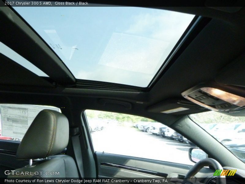 Gloss Black / Black 2017 Chrysler 300 S AWD