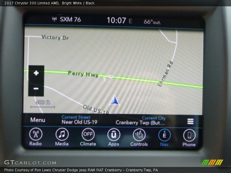 Bright White / Black 2017 Chrysler 300 Limited AWD