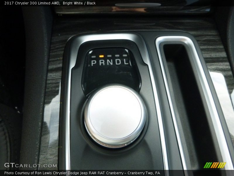 Bright White / Black 2017 Chrysler 300 Limited AWD