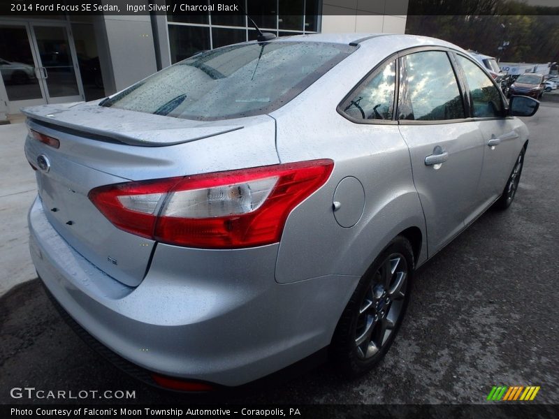 Ingot Silver / Charcoal Black 2014 Ford Focus SE Sedan