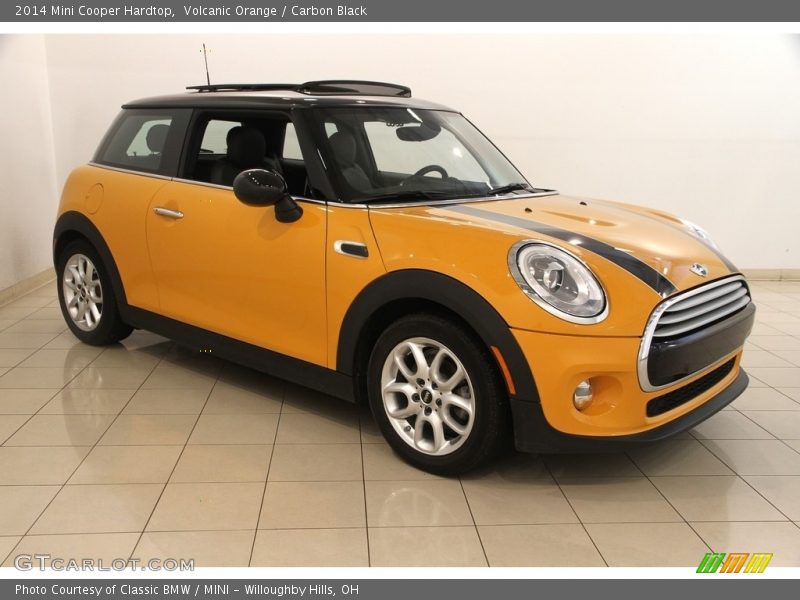 Front 3/4 View of 2014 Cooper Hardtop