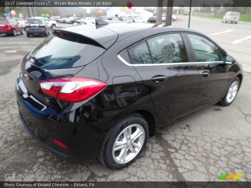 Mosaic Black Metallic / Jet Black 2017 Chevrolet Cruze LT