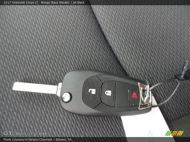 Mosaic Black Metallic / Jet Black 2017 Chevrolet Cruze LT