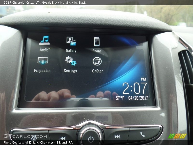 Mosaic Black Metallic / Jet Black 2017 Chevrolet Cruze LT