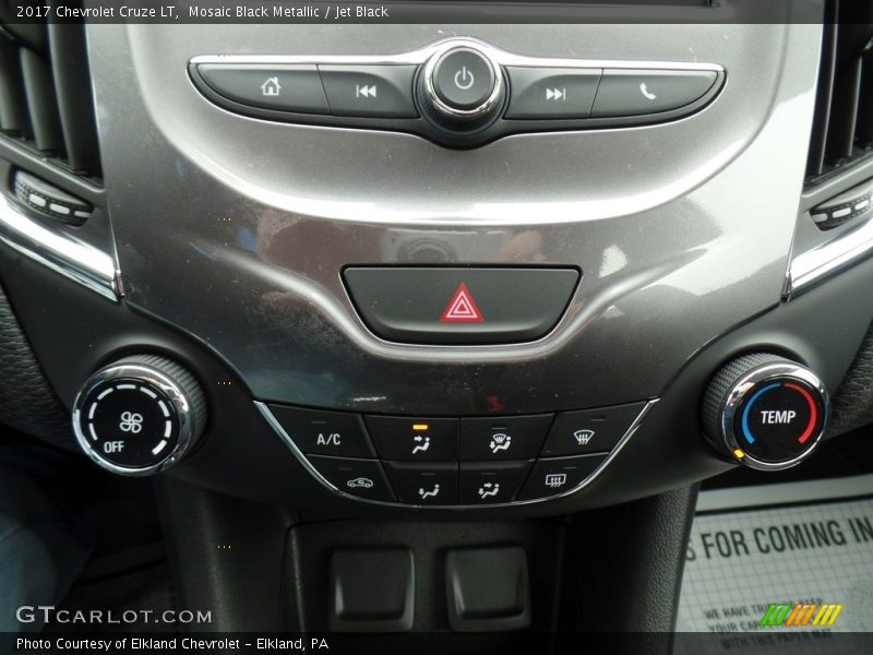Mosaic Black Metallic / Jet Black 2017 Chevrolet Cruze LT