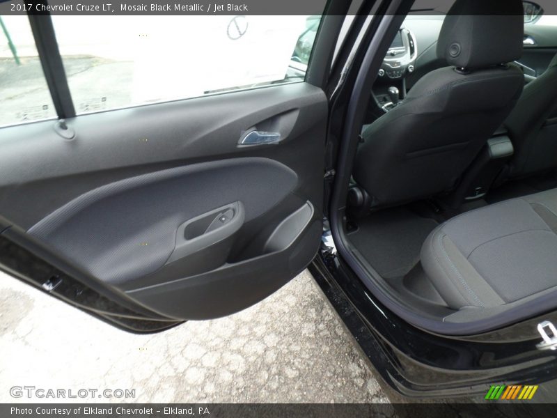 Mosaic Black Metallic / Jet Black 2017 Chevrolet Cruze LT
