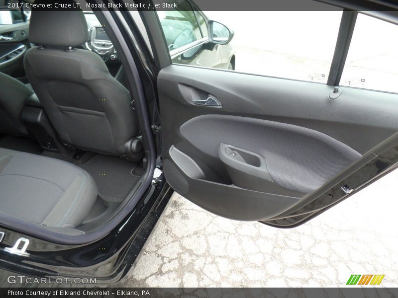 Mosaic Black Metallic / Jet Black 2017 Chevrolet Cruze LT