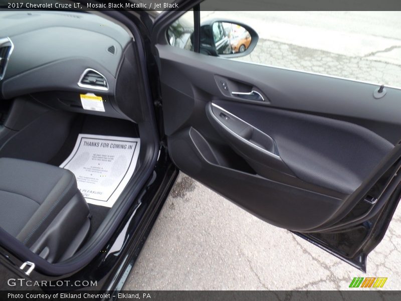 Mosaic Black Metallic / Jet Black 2017 Chevrolet Cruze LT